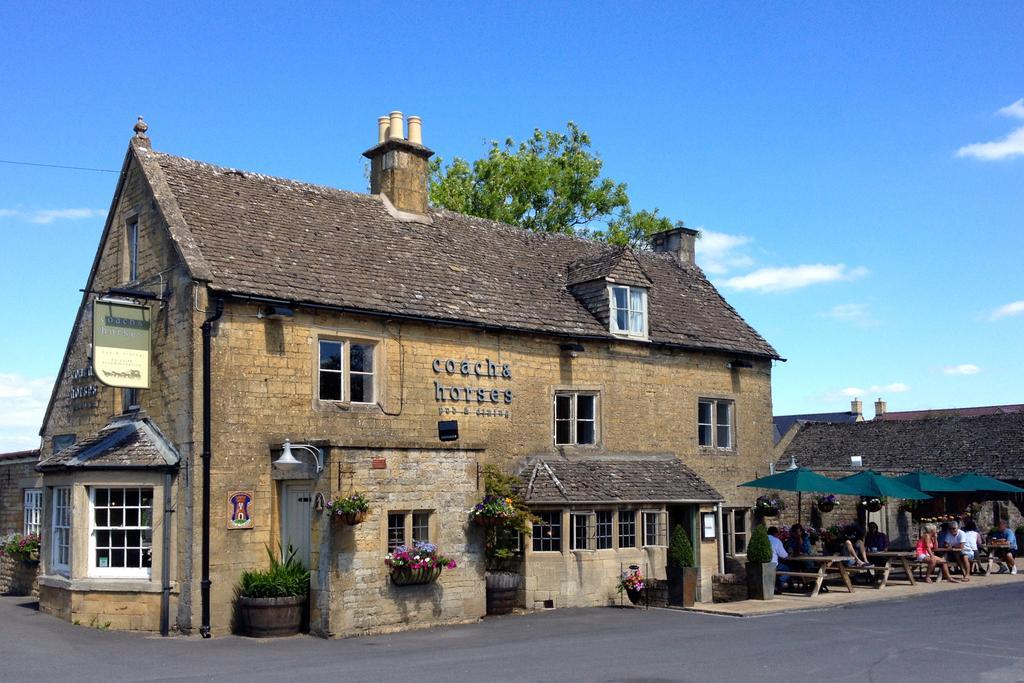 Coach & Horses Hotel Bourton-on-the-Water Buitenkant foto
